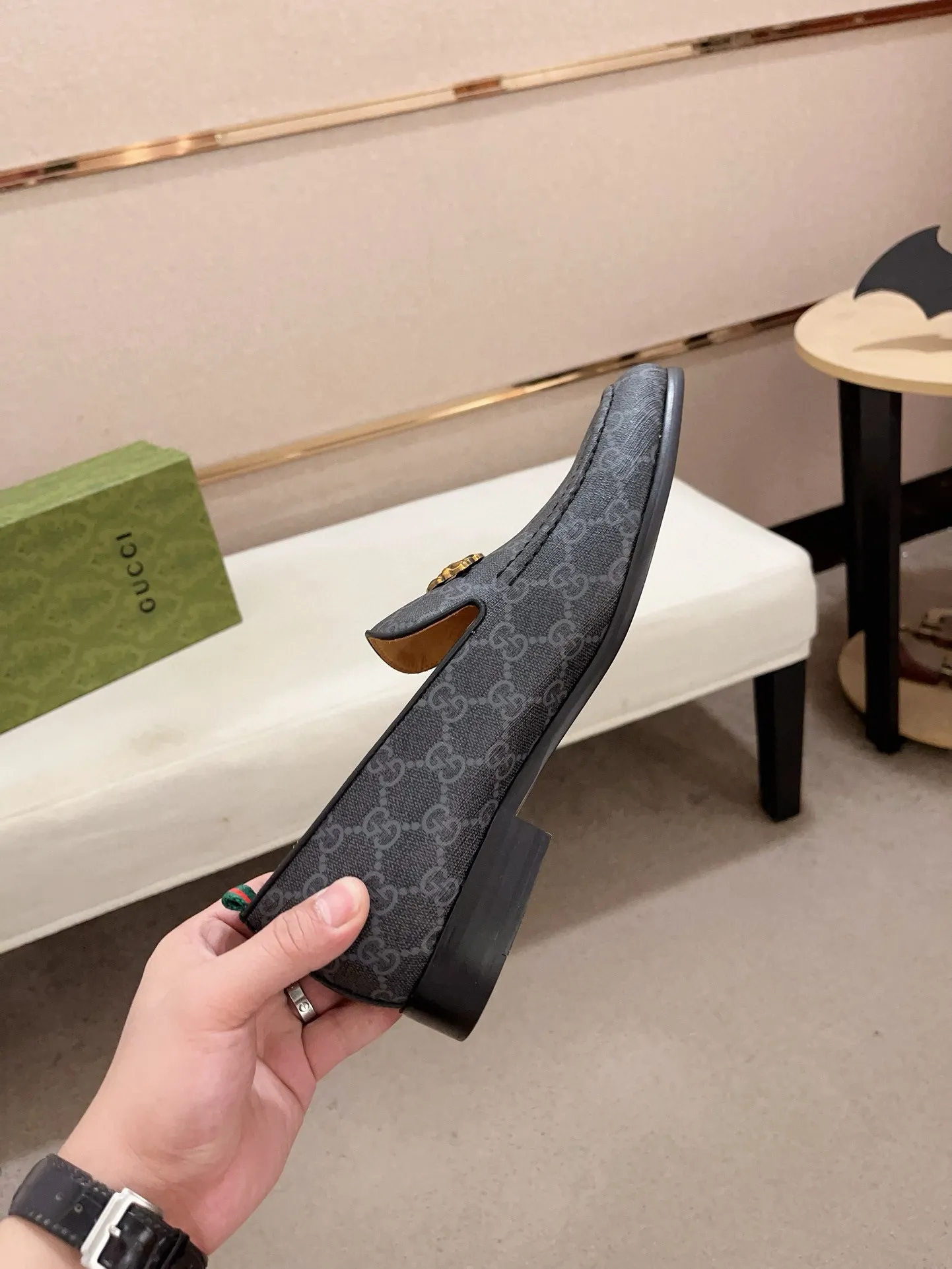 Men's shoes 💰: 520💰 (GUCCI) New product series ss hot new products 💢 💠 Casual suit shoes 👞, top imported materials Upper hardware buckles and shoe side logos, insoles and soles with brand logos 💠 💎 Upper: imported PVC material 100% 💎 Lining: cowhide/100% 💎Feet: cowhide/100% 💎Sole: rubber/100% 💎SIZE: 38 39 40 41 42 43 44 Can be customized 45
